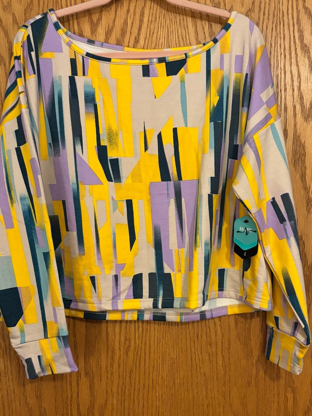 LulaRoe Rise Balance Cropped sweatshirt